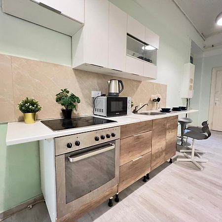 Baross Apartment With Convenience And Style Budapest Esterno foto