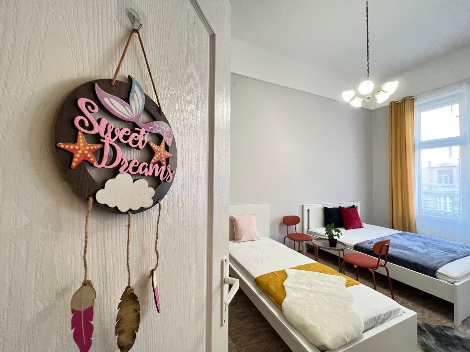 Baross Apartment With Convenience And Style Budapest Esterno foto