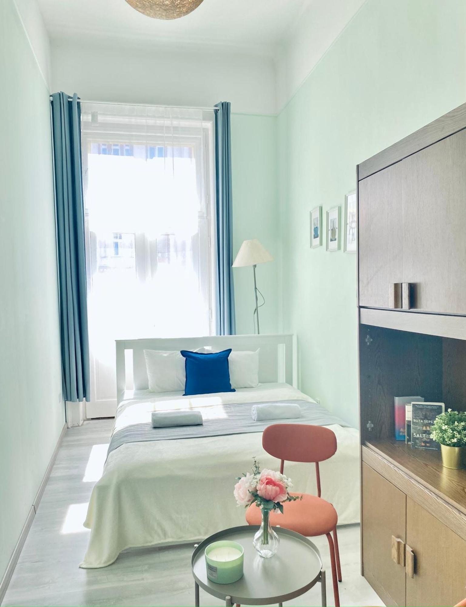 Baross Apartment With Convenience And Style Budapest Esterno foto