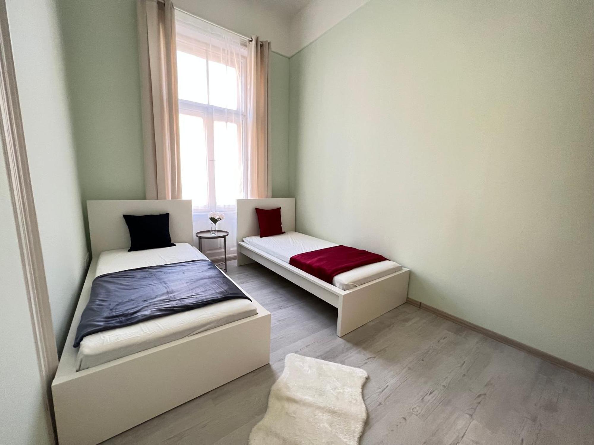 Baross Apartment With Convenience And Style Budapest Esterno foto