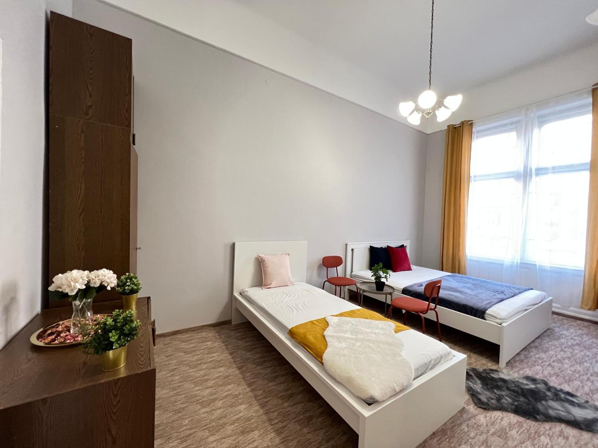 Baross Apartment With Convenience And Style Budapest Esterno foto
