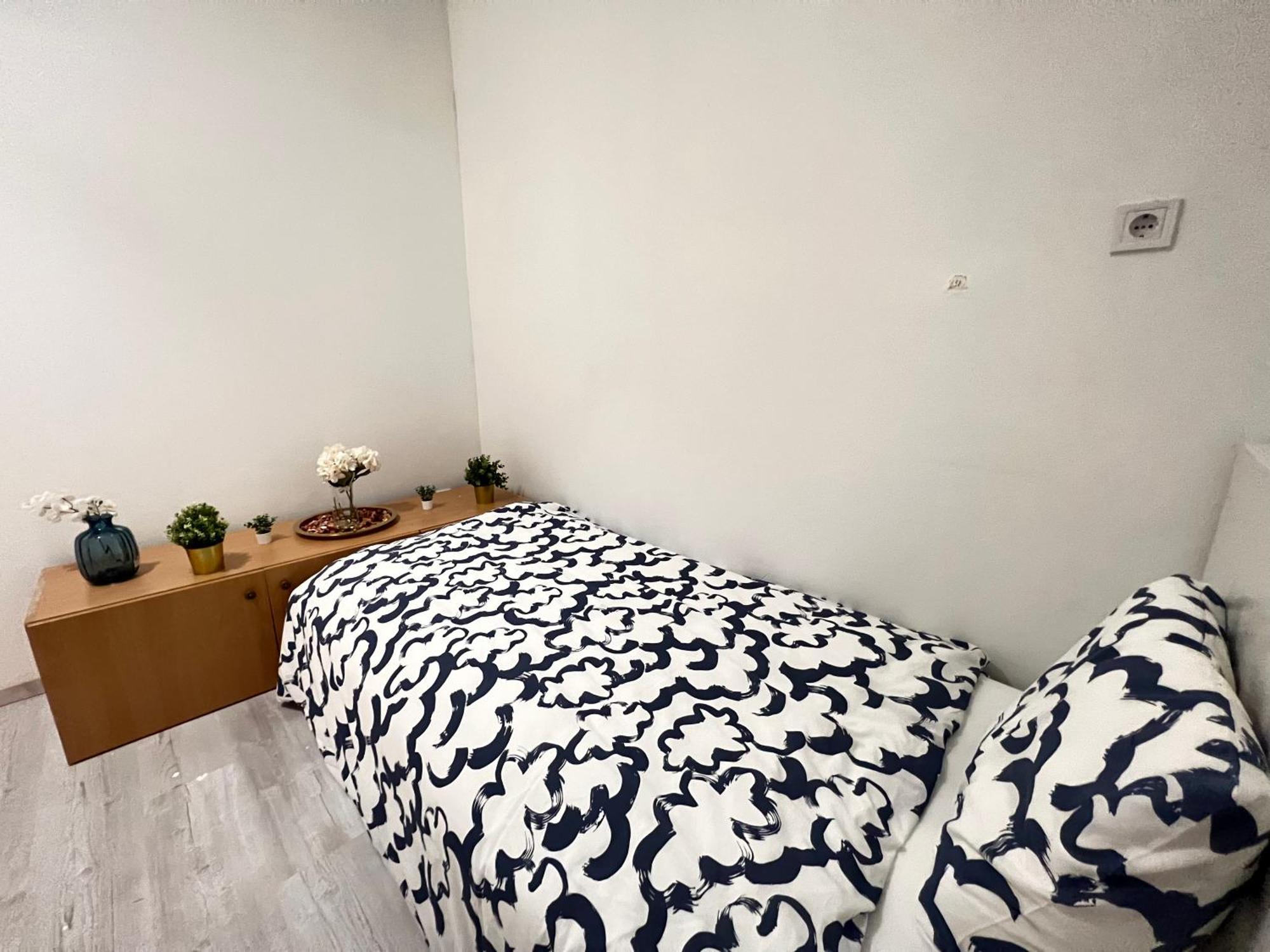 Baross Apartment With Convenience And Style Budapest Esterno foto