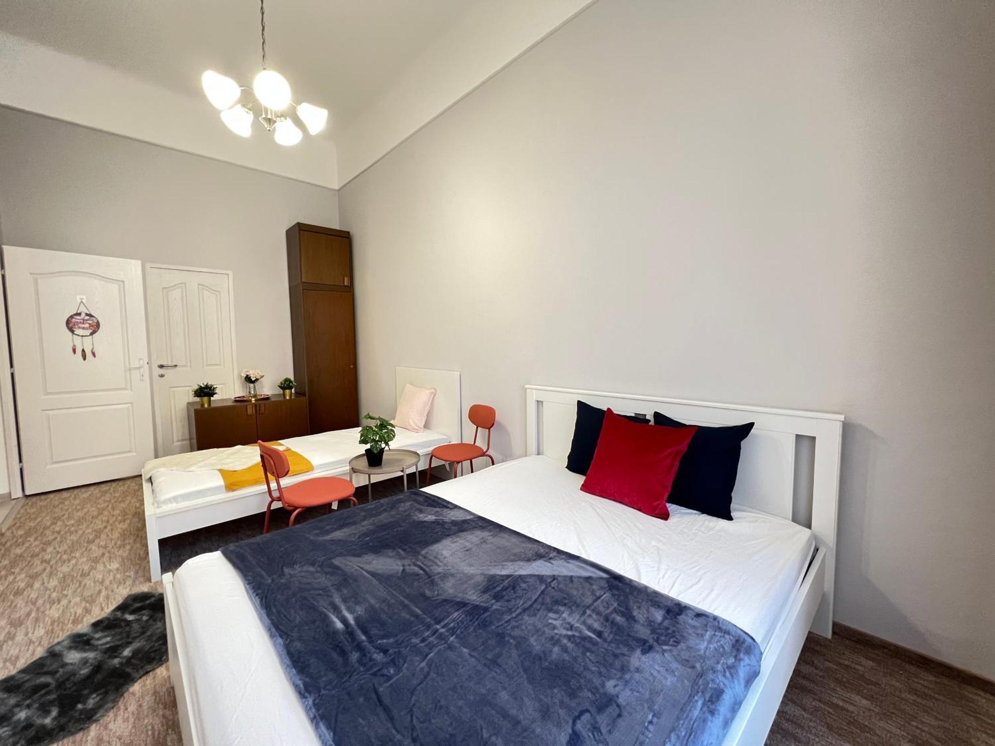 Baross Apartment With Convenience And Style Budapest Esterno foto